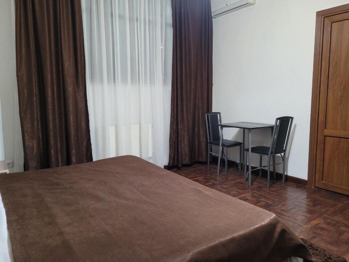 Hotel In Center Of Erevan Exterior foto