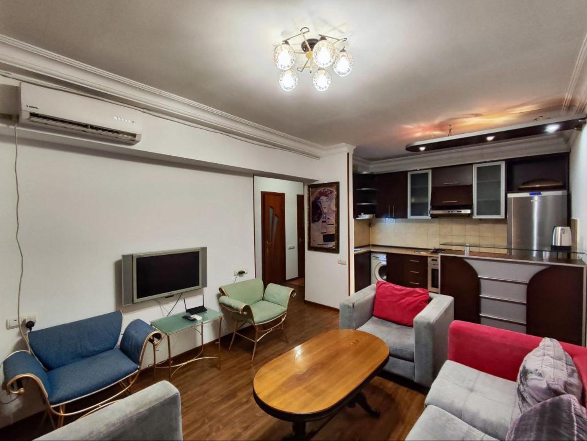 Hotel In Center Of Erevan Exterior foto