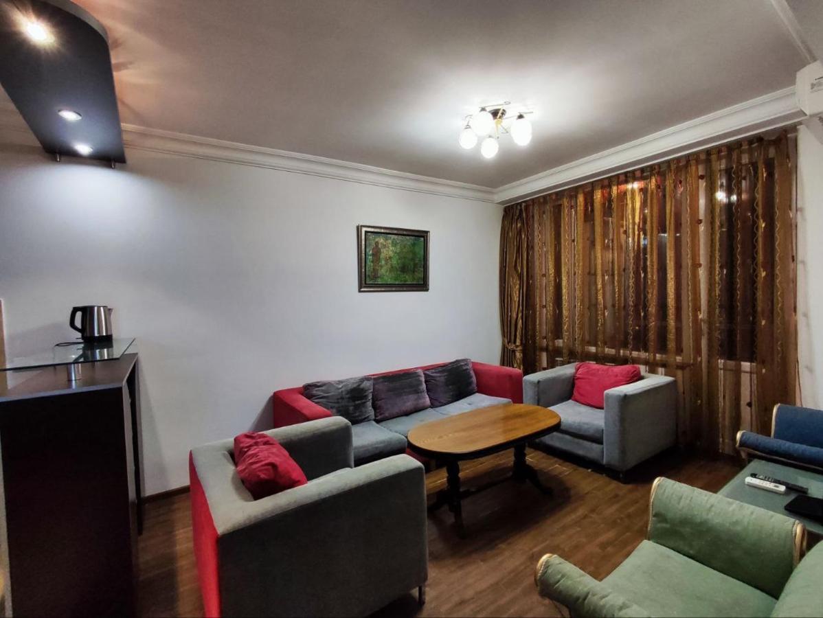 Hotel In Center Of Erevan Exterior foto