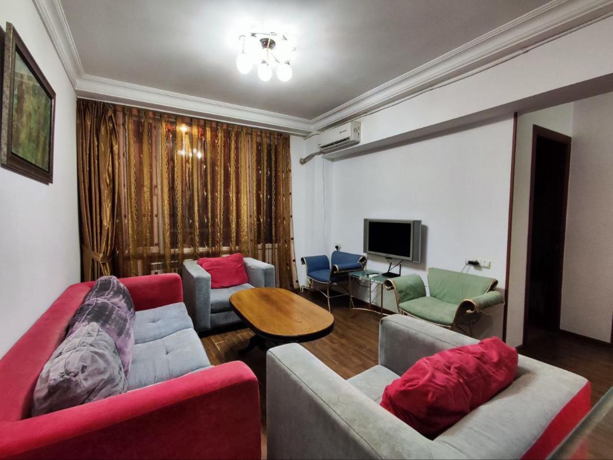 Hotel In Center Of Erevan Exterior foto